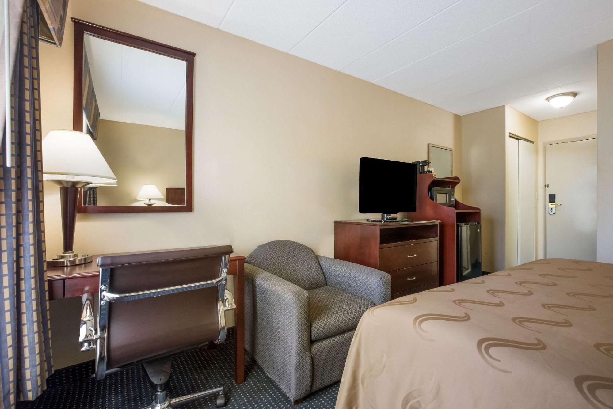 Quality Inn Near Princeton Lawrence Zewnętrze zdjęcie