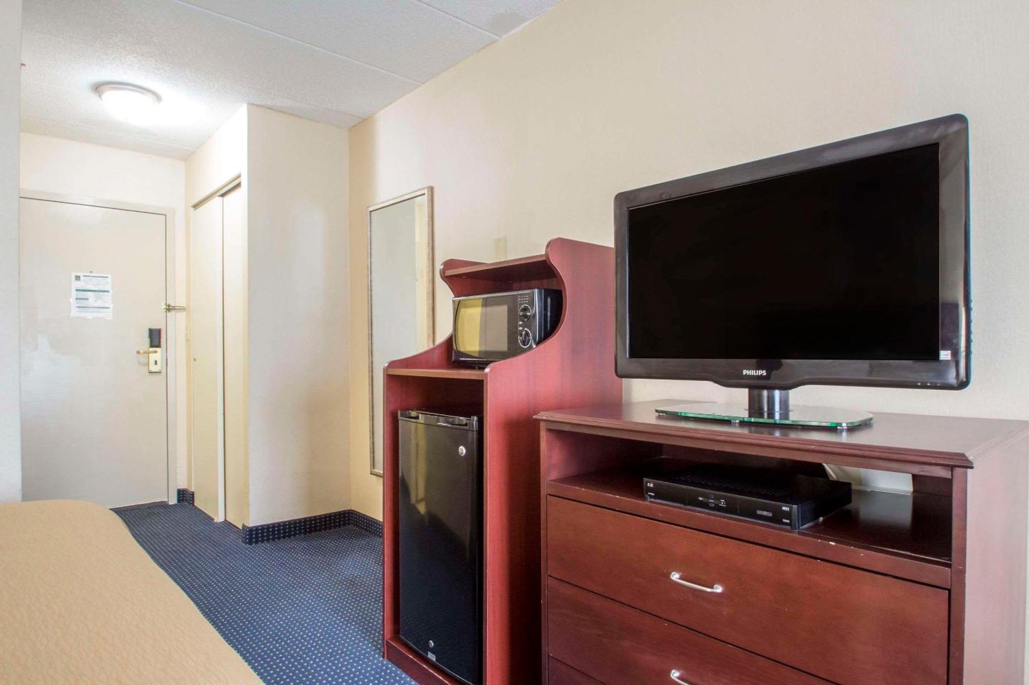 Quality Inn Near Princeton Lawrence Zewnętrze zdjęcie