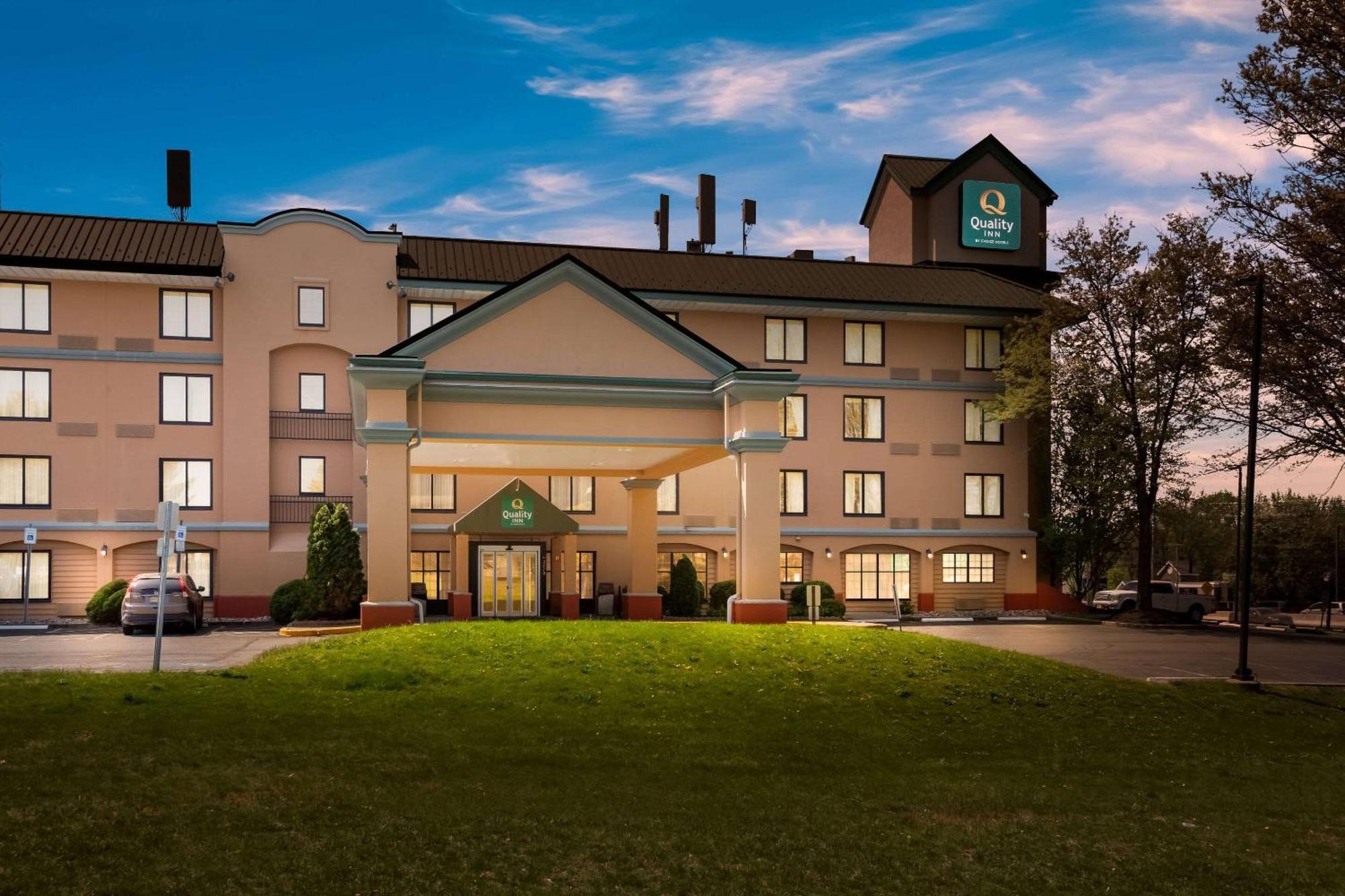 Quality Inn Near Princeton Lawrence Zewnętrze zdjęcie
