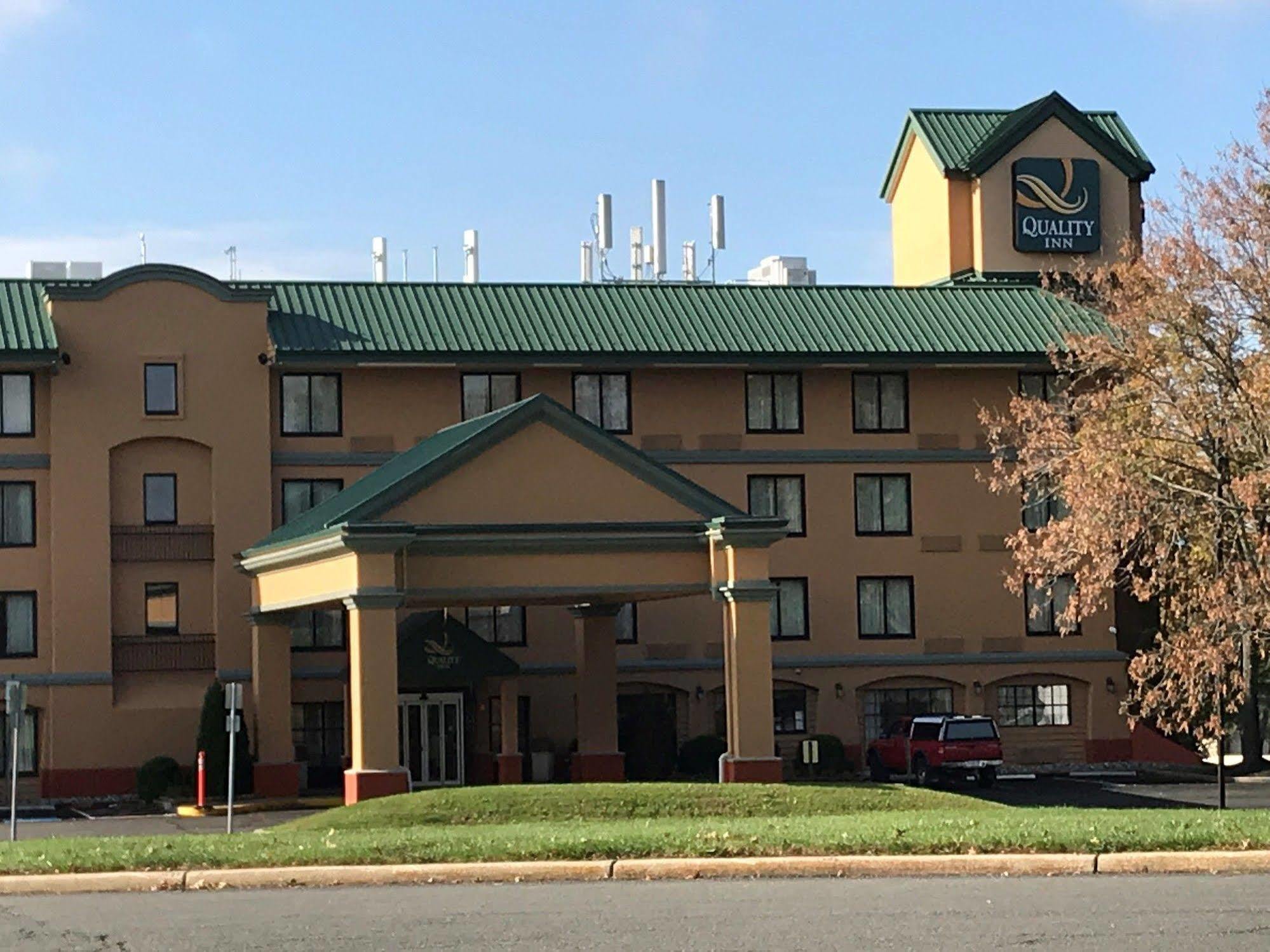 Quality Inn Near Princeton Lawrence Zewnętrze zdjęcie
