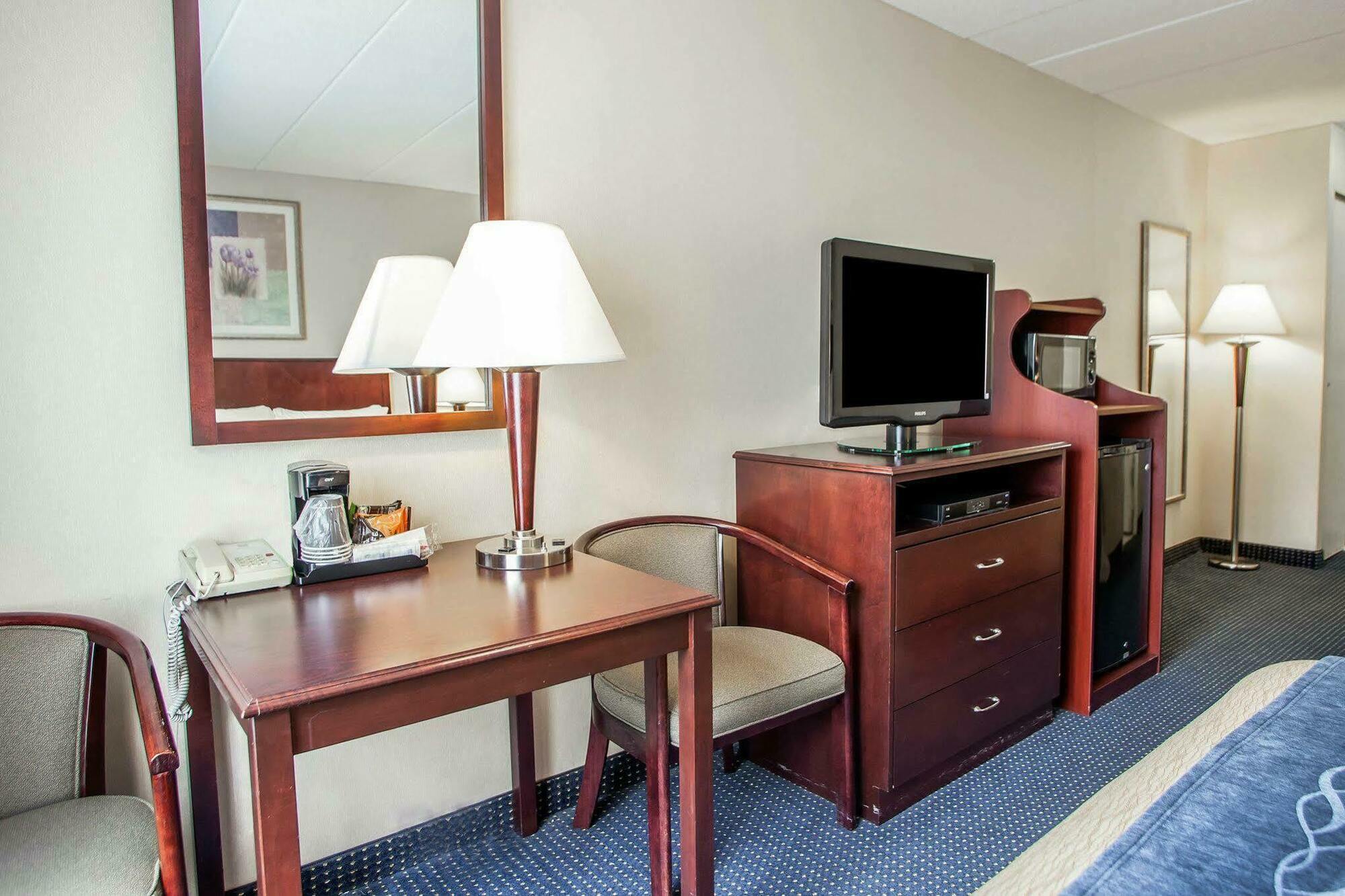 Quality Inn Near Princeton Lawrence Zewnętrze zdjęcie